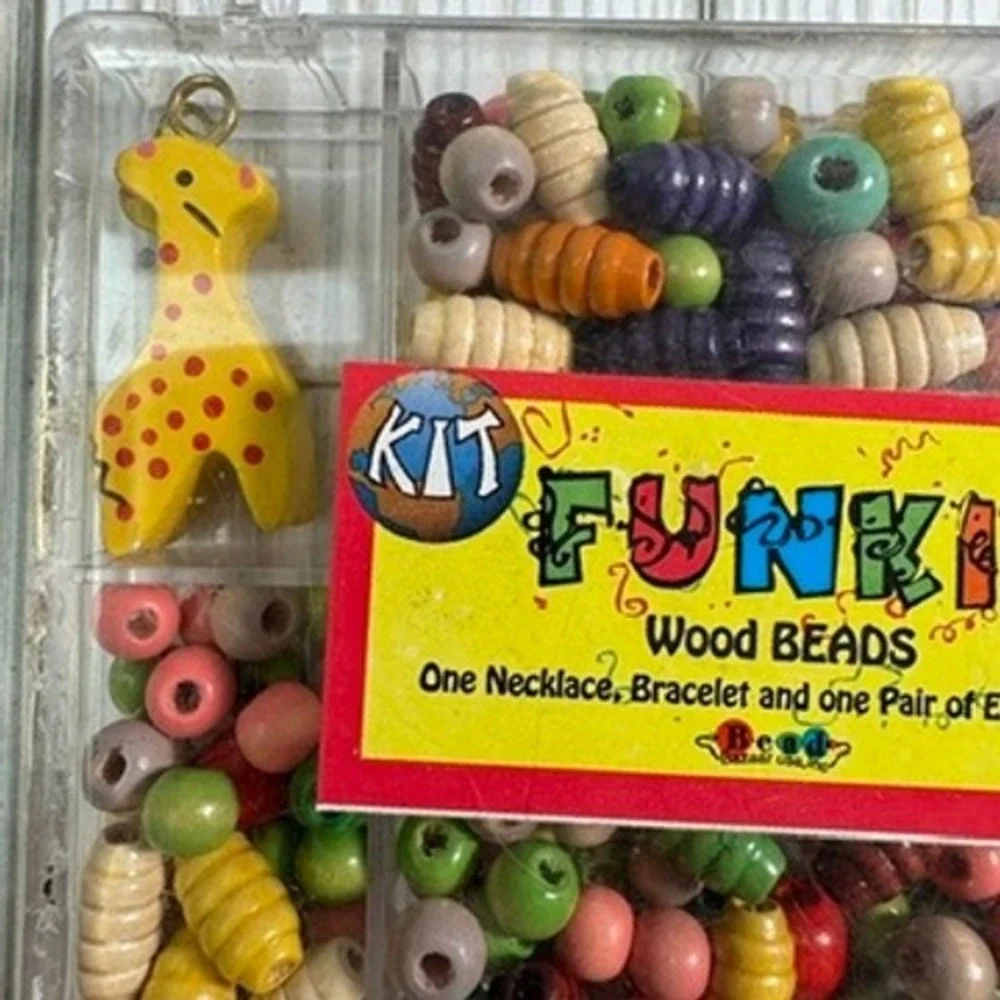 Funkit Wood Beads Jewelry Making Kit Bead Bazaar Animal Charms Giraffe Bear
